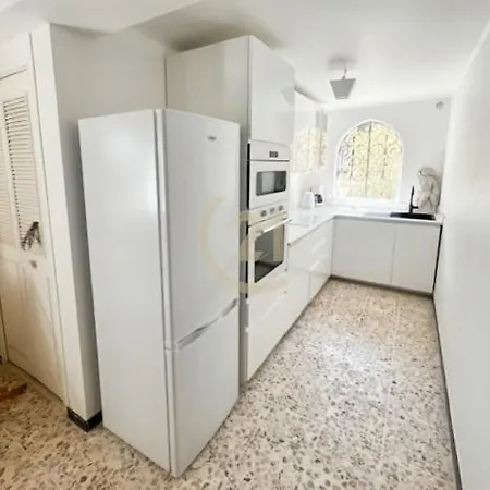 Maison Authentique Avec Jardin Centre Apartment